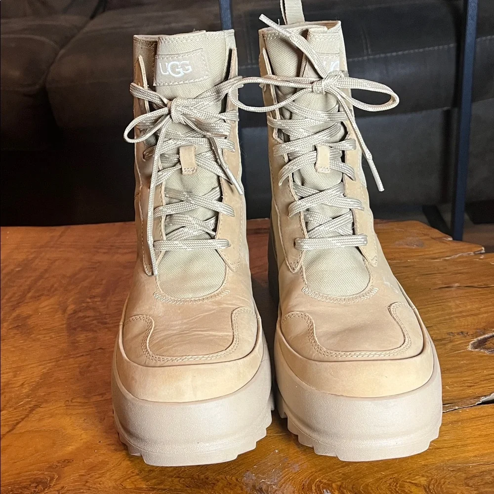 UGG The Lugg Boot Sand Size 9 Women’s Style 1143833 Platform Combat Boots